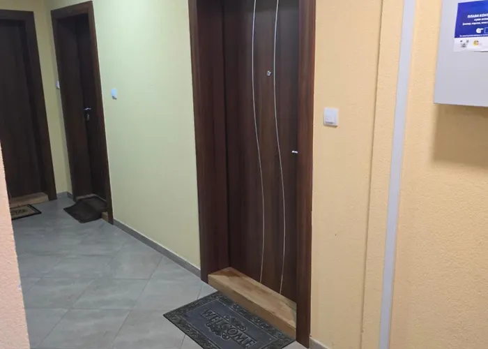 Centro Lux アパート ズラティボール